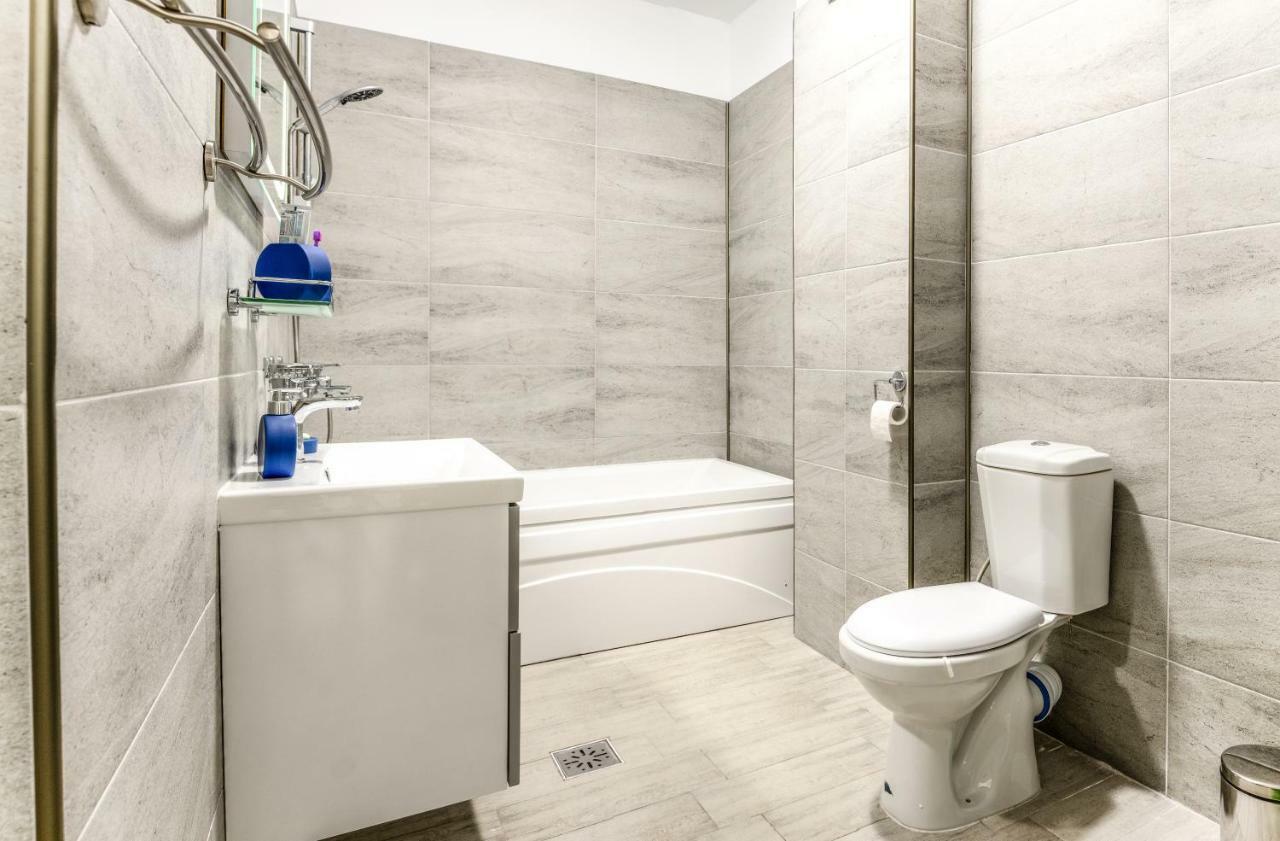 Apartamente Azzurro On The Beach 那沃达利 外观 照片